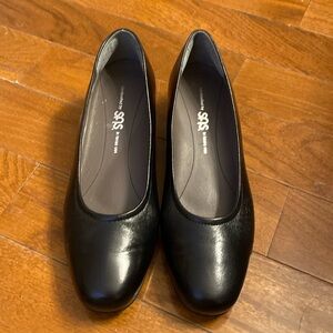 Women dress shoes
